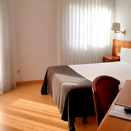 Готель Ultonia Жерона