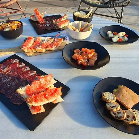 Ultonia Готель