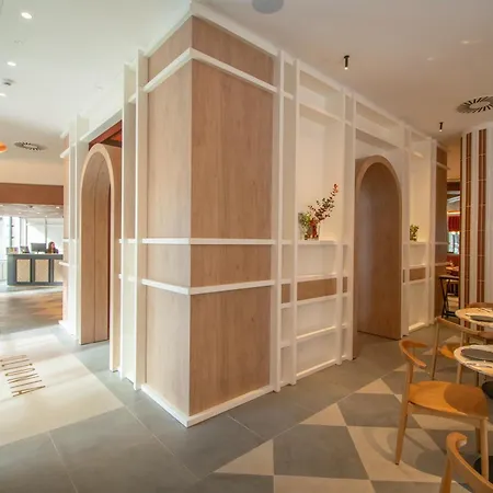 Ultonia 3* خيرونا