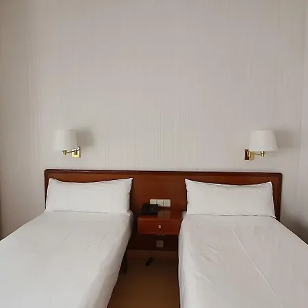 Ultonia 3* Girona